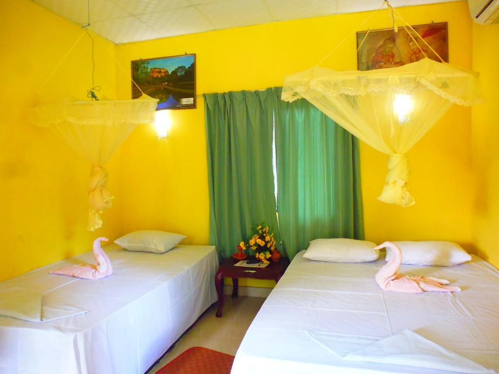 The Nilmini Lodge Сігірія Номер фото